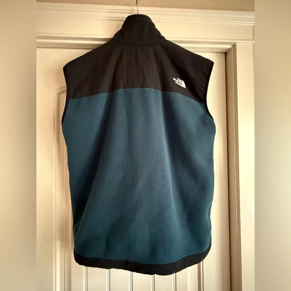 The North Face fleece vest - Picture 3 of 3